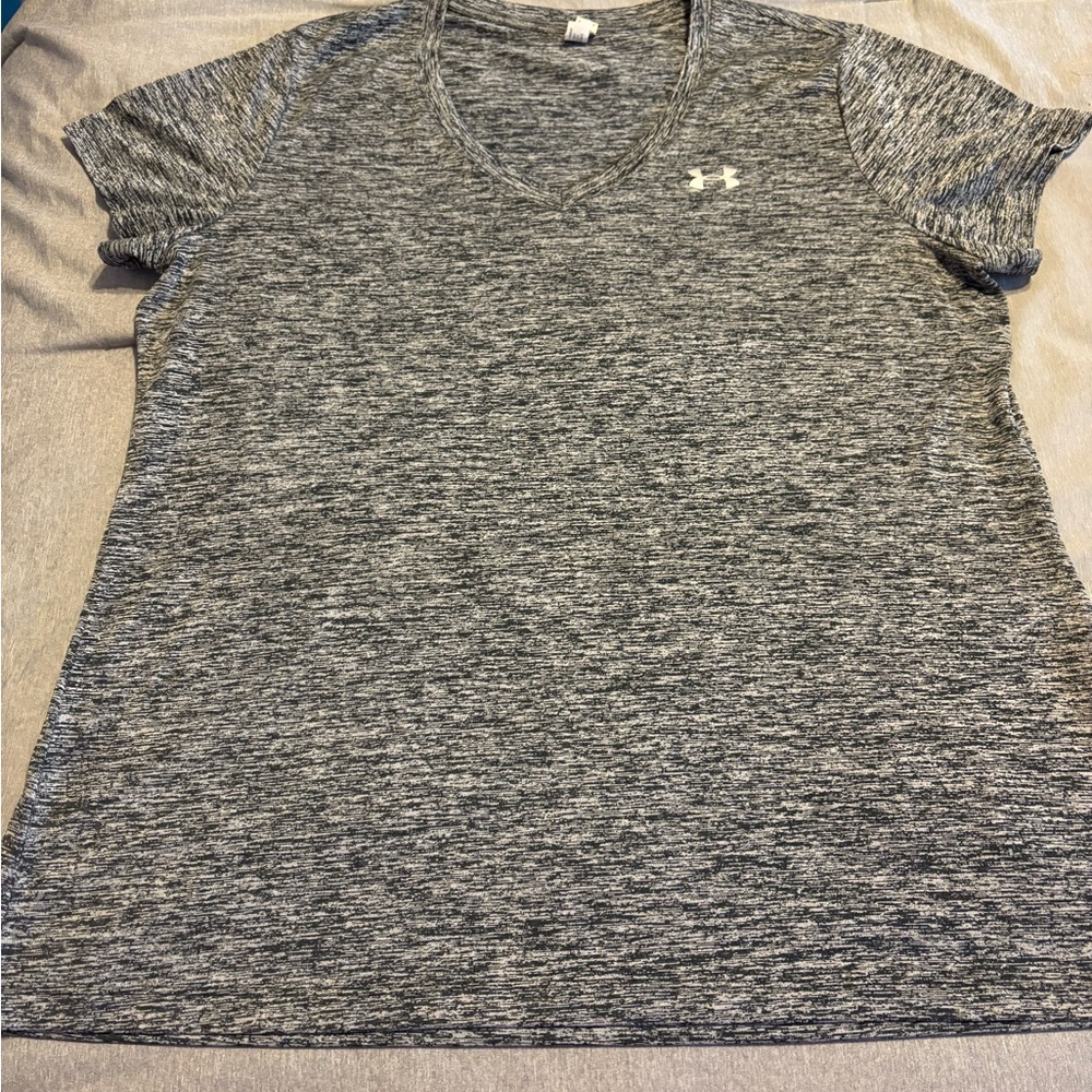 Under Armour Women's Heathered Gray Short Sleeve Tee